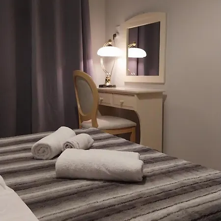 Convenient Near Acropolis Athens